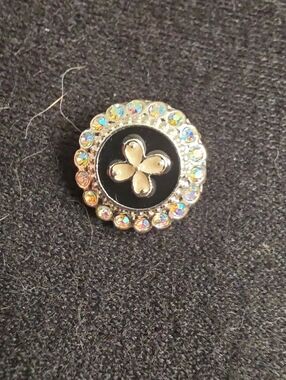 STYLE DOTS Original Silver-Tone Black Enamel Floral Crystal Snap
